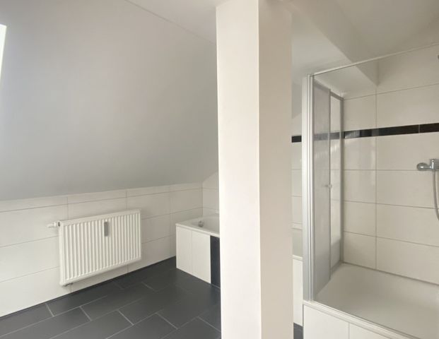 Hübsche 2,5 ZKB im Dachgeschoss, - Photo 1