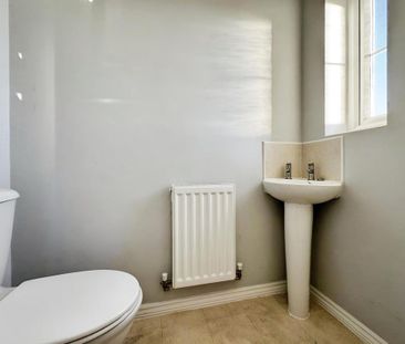 3 bedroom end of terrace house to rent - Photo 3