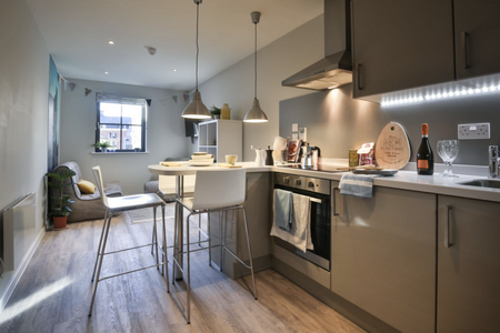 1 bedroom in a flat share to rent - Photo 4