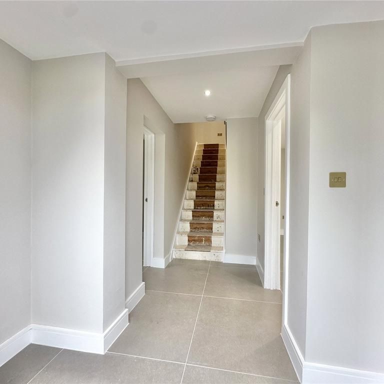 5 bedroom semi-detached house to rent - Photo 1