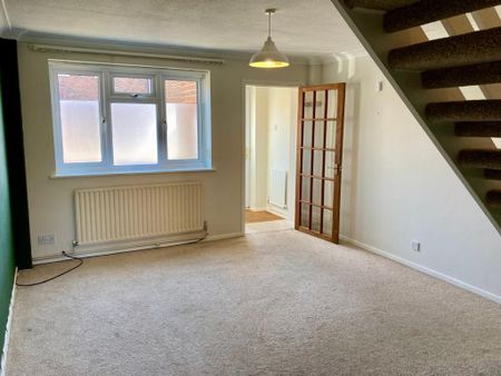 2 bedroom terraced house to rent - Photo 2