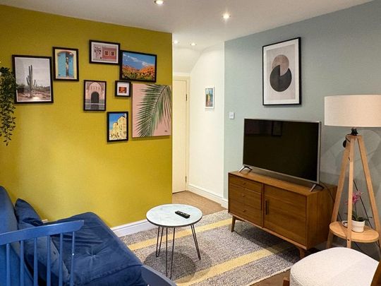 2 bedroom ground floor flat to rent - Photo 1