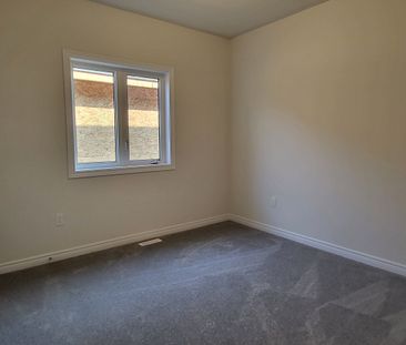 For Lease - 2117 Coppermine ( UPPER) Street, Oshawa, Ontario - Photo 6