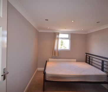 Borwick Avenue, London - Photo 2
