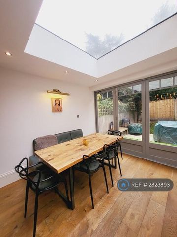 2 bedroom terraced house to rent - Photo 4