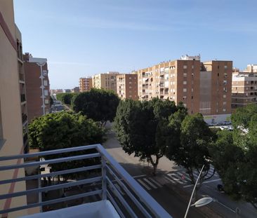 Alquiler de piso en Calle Emilio Viciana Góngora, 1 - Photo 1