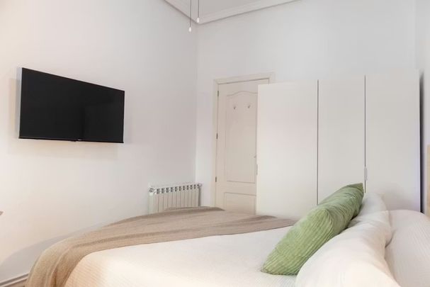 Calle de las Dos Hermanas, Madrid, Community of Madrid 28012 - Photo 1