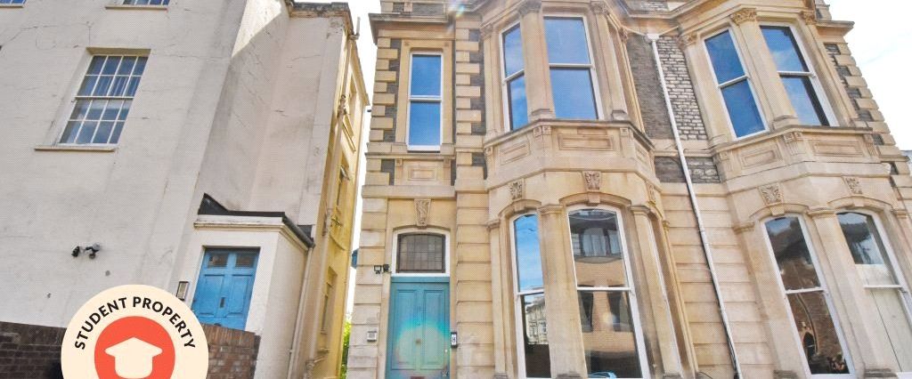 West Park, Clifton - Photo 1