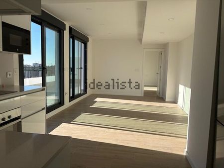 Alquiler de ático en Calle Menorca - Photo 3