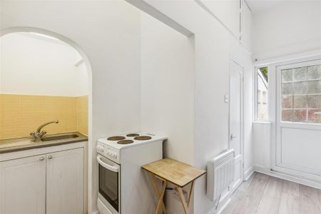 Studio to rent - Photo 3