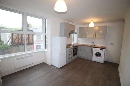 West Wycombe Road, High Wycombe - Photo 3