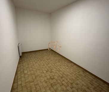 Location Appartement 3 pièces 77m² ST GILLES 30800 - Photo 5