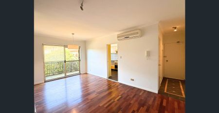 Good condition 2 Bedroom Apartment in Prime Canley Vale Location - Photo 4
