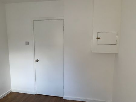 3 Bed Maisonette, Leybridge Court, SE12 - Photo 5