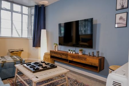 1 Bed Flat, Regent House, BN1 - Photo 2