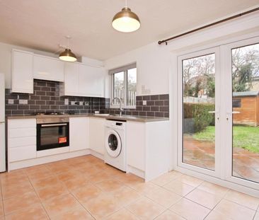 2 bedroom semi-detached house to rent - Photo 6