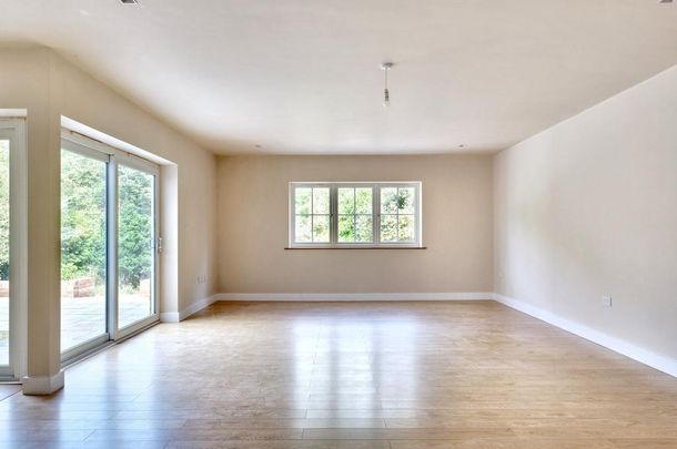 4 bedroom detached house to rent - Photo 1