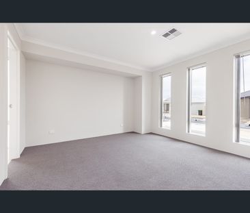 10 Venetian Road, Eglinton, WA 6034 - Photo 6