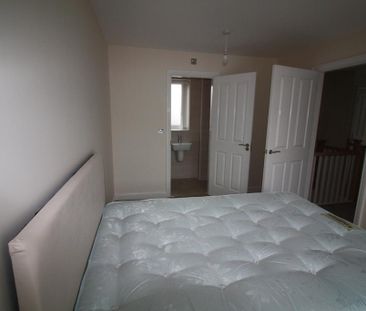 2 bedroom detached house to rent - Photo 4