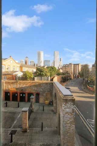 2 bedroom Flat To Let - Photo 5