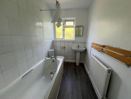 2 Bed Flat, High Mead, HA1 - Photo 2