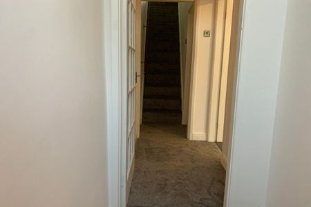 Sheffield road - Photo 4