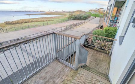 WOW! A rare opportunity to live right on the Marina here in Portishead, and to also have the most spectacular views to wake up to! Call NOW to book your viewing! - Photo 5