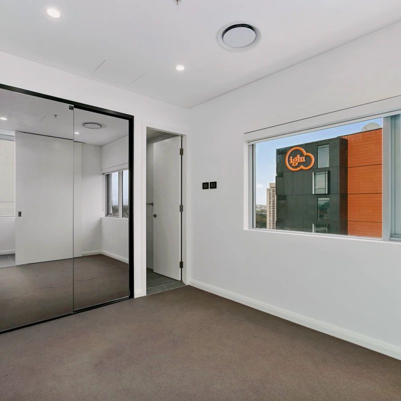 1Bedrooms, 2Bathrooms - Photo 1