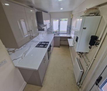 3 bedroom terraced house to rent - Photo 3