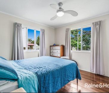 Surely to Impress in a highly sought-after pocket of Wynnum West, - Photo 5
