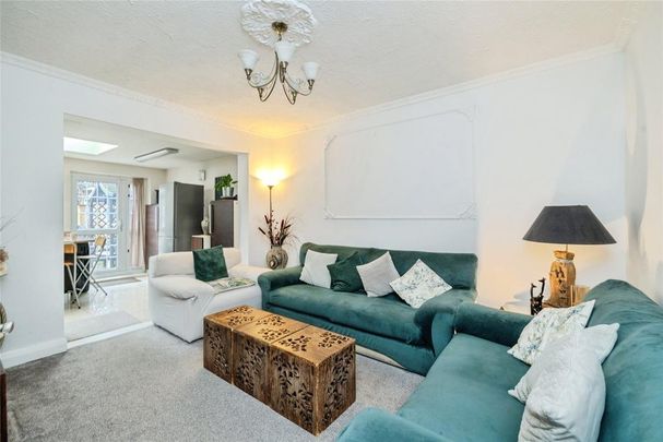 3 bedroom semi-detached house to rent - Photo 1