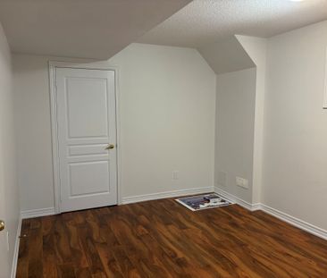 For Lease - 93 Thornbush Boulevard, Brampton, Ontario - Photo 3