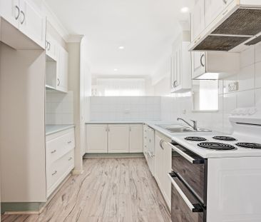 UPDATED THREE BEDROOM HOME IN BLACKETT! - Photo 1