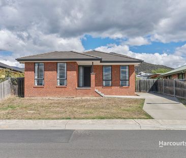 Modern Family Home - Photo 6