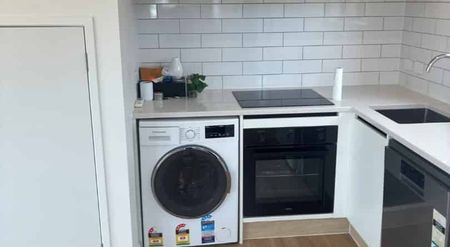 Tidy 1 bedroom! - Photo 3