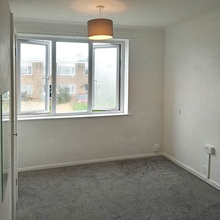 Swinburne Road, WELLINGBOROUGH - Photo 2