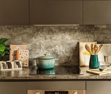 3 bedroom flat to rent - Photo 2