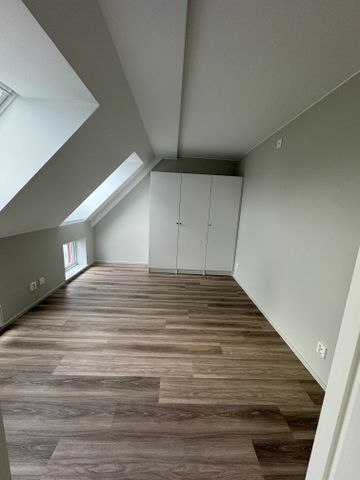 Steninge slottsväg 147 B - Photo 2