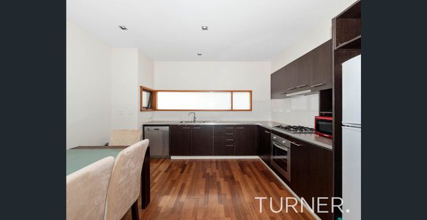 Perfect Townhouse. - Photo 1