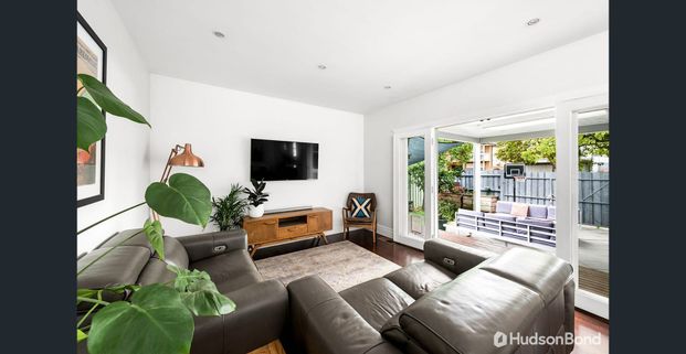 Gorgeous Californian Bungalow. - Photo 1