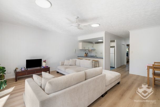 Light, Breezy & Beautiful – Chevron Island Living - Photo 1