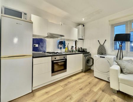 2 bedroom flat to rent - Photo 4