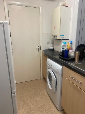 Studio Flat, Conway Drive, LS8 - Photo 4