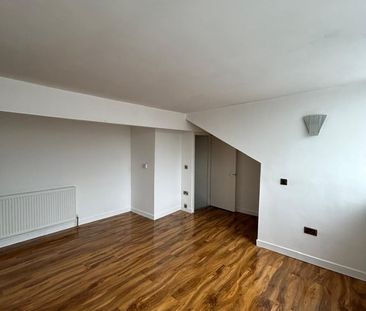 2 Bed Terraced House, Conway Place, LS8 - Photo 2