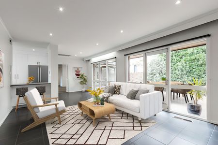 10 Bokhara Road, Caulfield South VIC 3162 - House For Rent | Domain - Photo 4