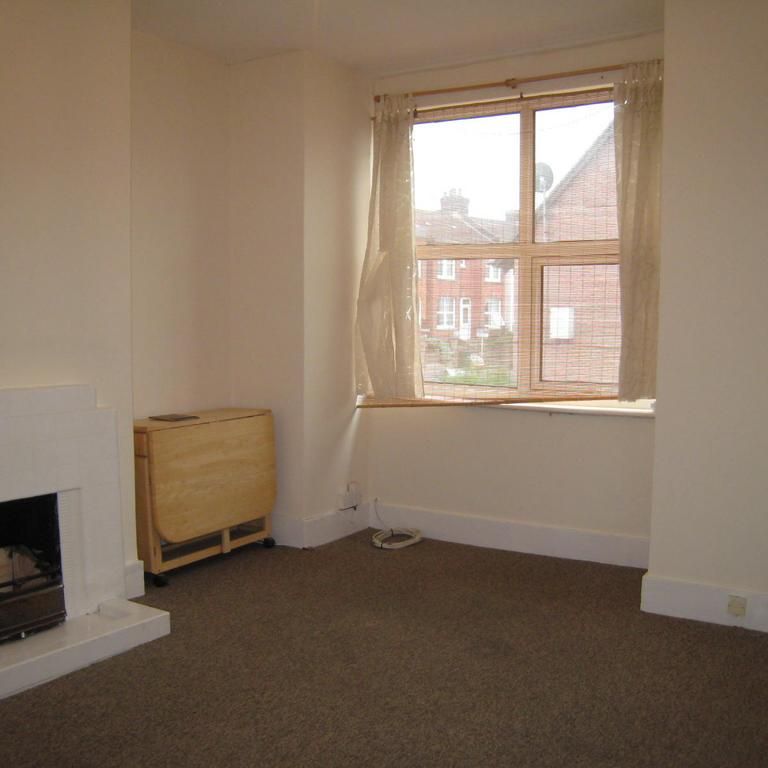 4 bedroom terraced house to rent - Photo 1