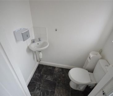 3 bedroom terraced house to rent - Photo 6