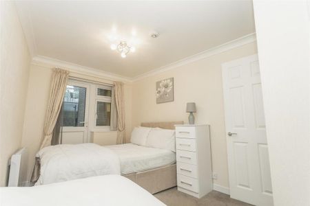 2 bedroom apartment to rent - Photo 3