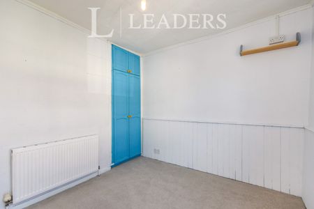 4 bedroom house to rent Bank Street, Cannock, Staffordshire, WS12 - Photo 3