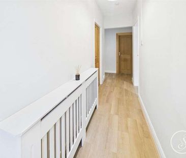 Sandringham Crescent, Leeds, LS17 - Photo 5